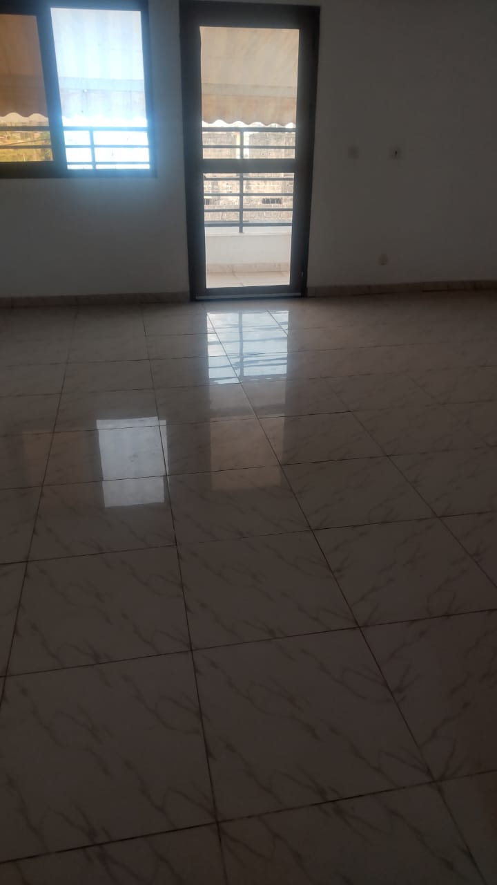 IMMEUBLE R+3  R1,  3pièces